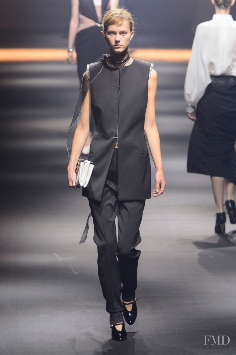 Julie Hoomans featured in  the Lanvin fashion show for Spring/Summer 2016