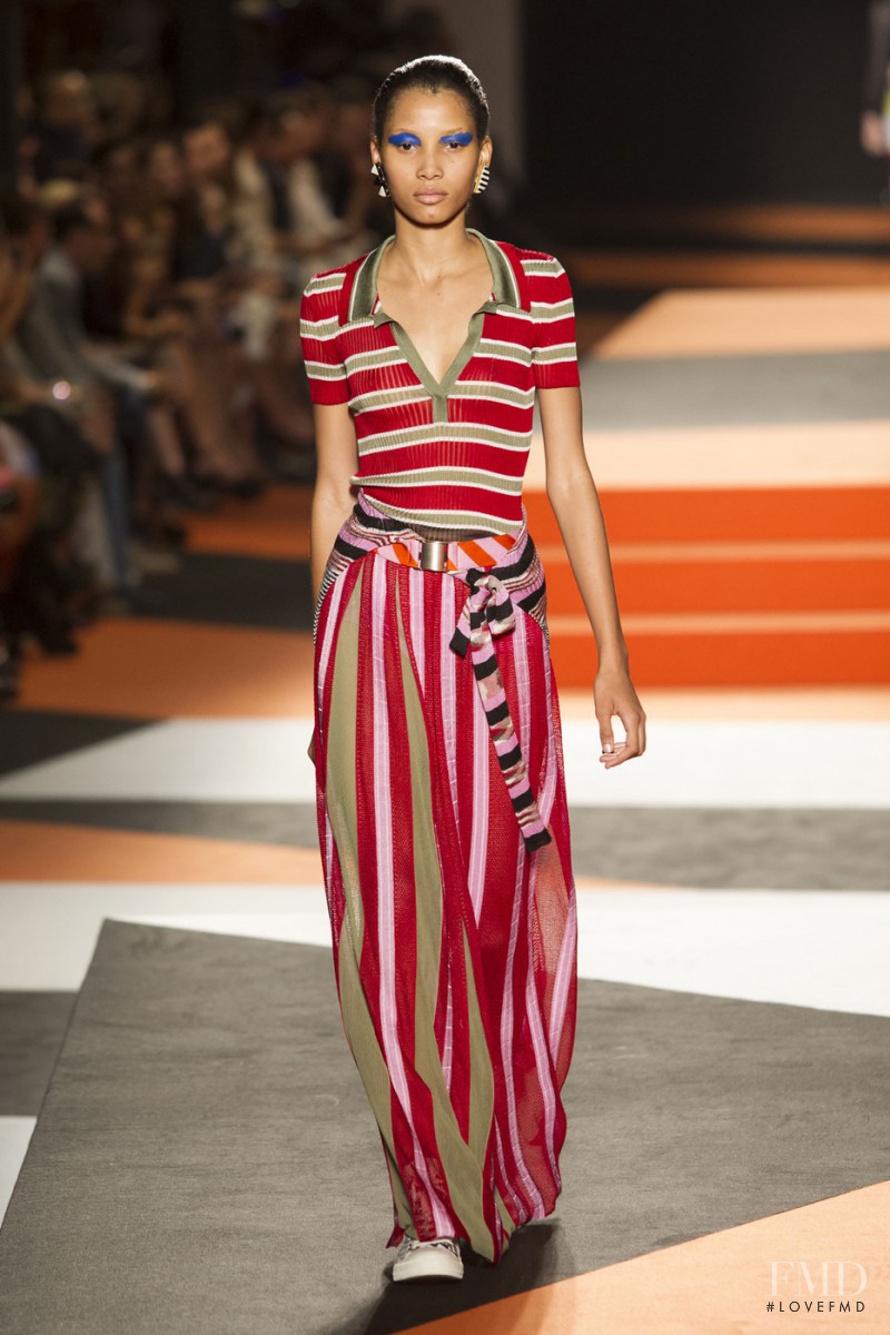 Lineisy Montero featured in  the Missoni fashion show for Spring/Summer 2016