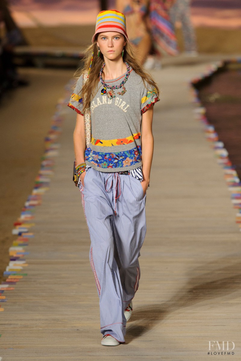 Julie Hoomans featured in  the Tommy Hilfiger fashion show for Spring/Summer 2016