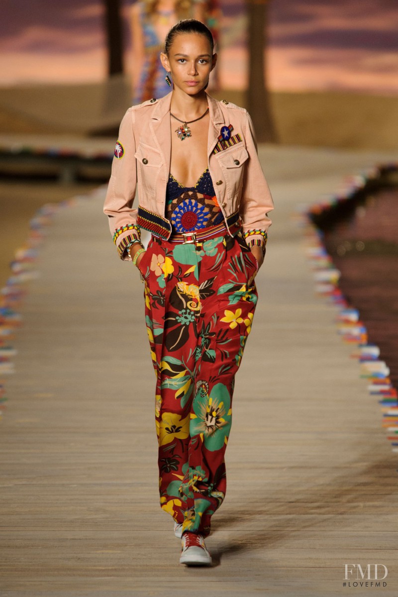 Binx Walton featured in  the Tommy Hilfiger fashion show for Spring/Summer 2016