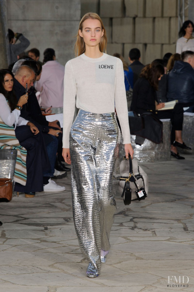 Maartje Verhoef featured in  the Loewe fashion show for Spring/Summer 2016