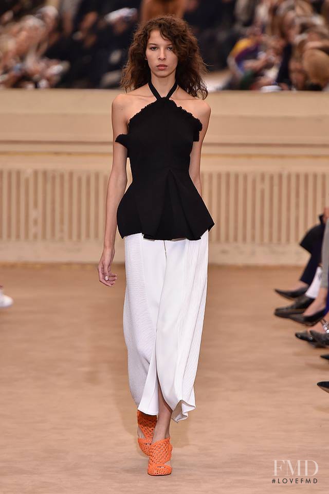 Alice Metza featured in  the Roland Mouret fashion show for Spring/Summer 2016