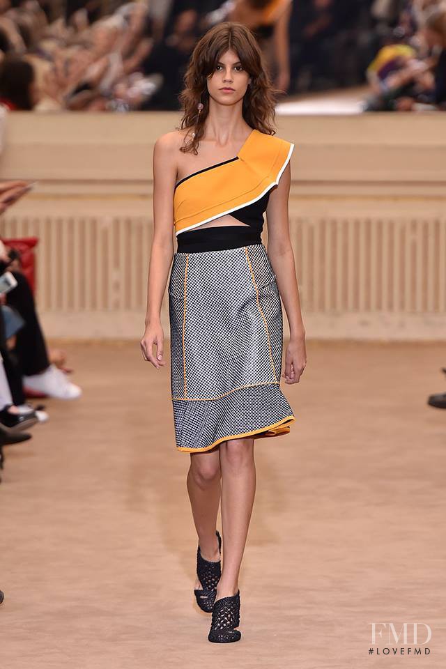 Antonina Petkovic featured in  the Roland Mouret fashion show for Spring/Summer 2016