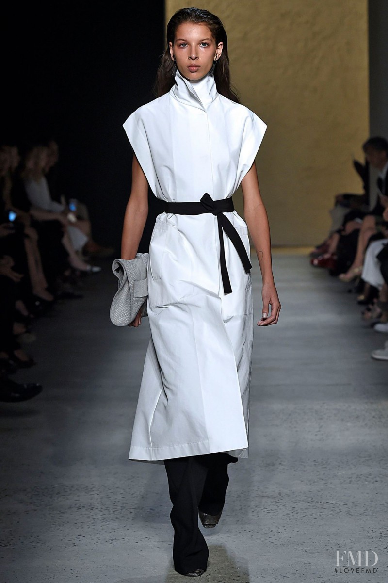 Alice Metza featured in  the Narciso Rodriguez fashion show for Spring/Summer 2016