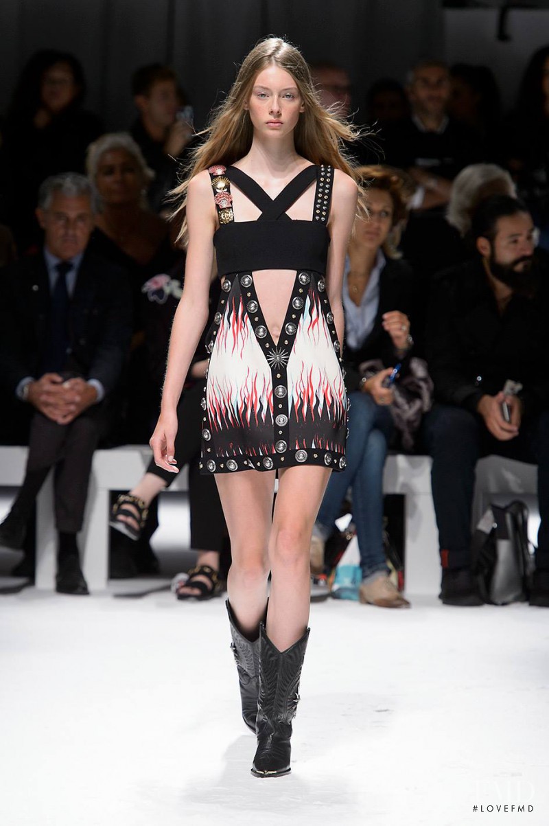 Lauren de Graaf featured in  the Fausto Puglisi fashion show for Spring/Summer 2016