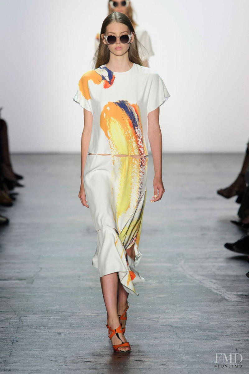 Lauren de Graaf featured in  the Prabal Gurung fashion show for Spring/Summer 2016