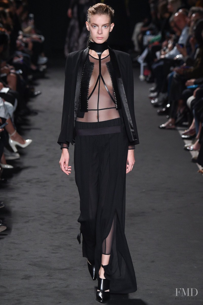 Ann Demeulemeester fashion show for Spring/Summer 2016