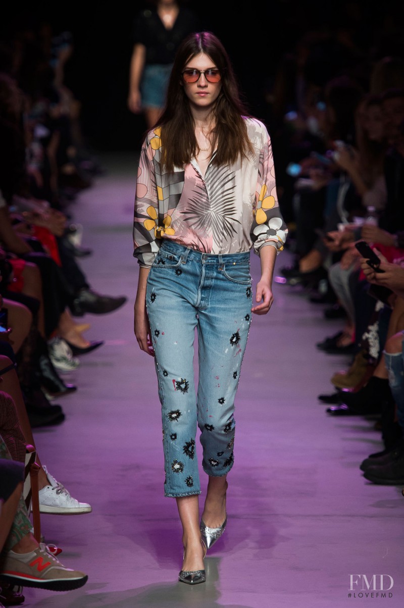 Paul et Joe fashion show for Spring/Summer 2016