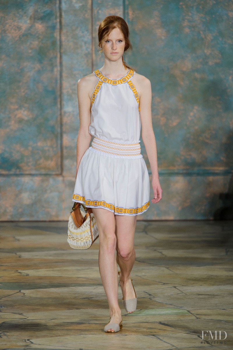 Magdalena Jasek featured in  the Tory Burch fashion show for Spring/Summer 2016
