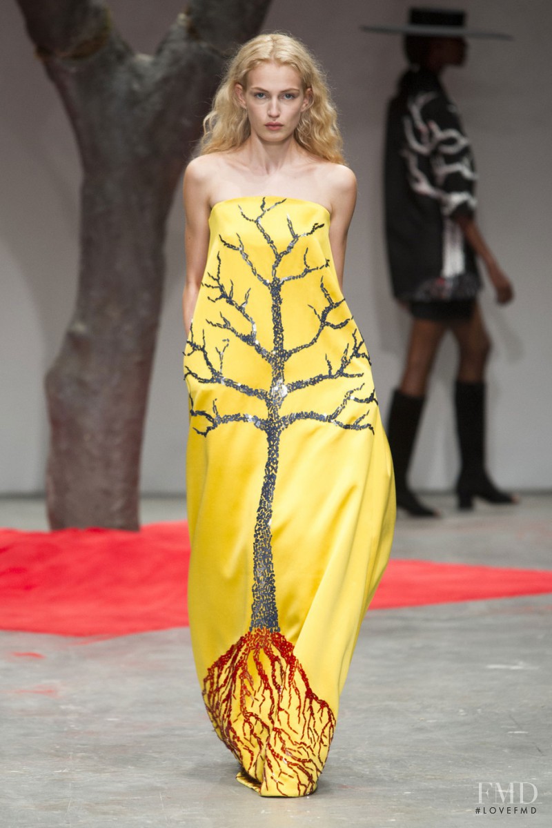 Aliz Menyhert featured in  the Osman by Osman Yousefzada fashion show for Spring/Summer 2016