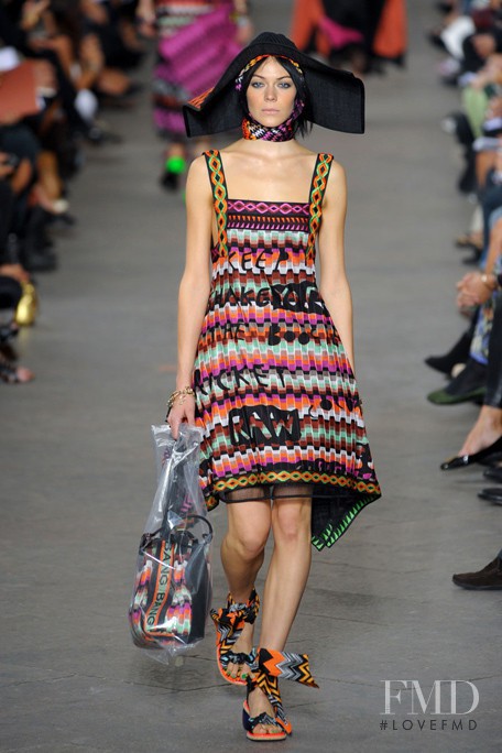 Kinga Rajzak featured in  the Missoni fashion show for Spring/Summer 2011