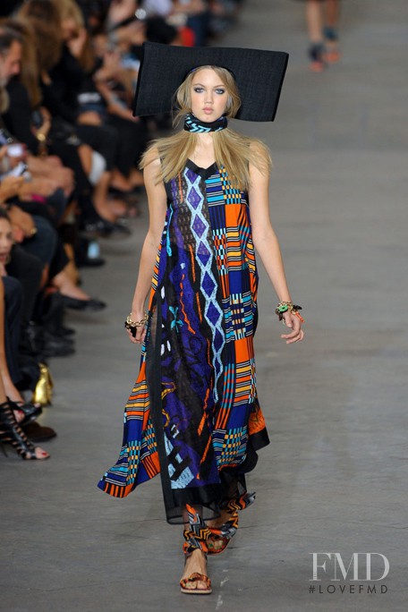 Lindsey Wixson featured in  the Missoni fashion show for Spring/Summer 2011