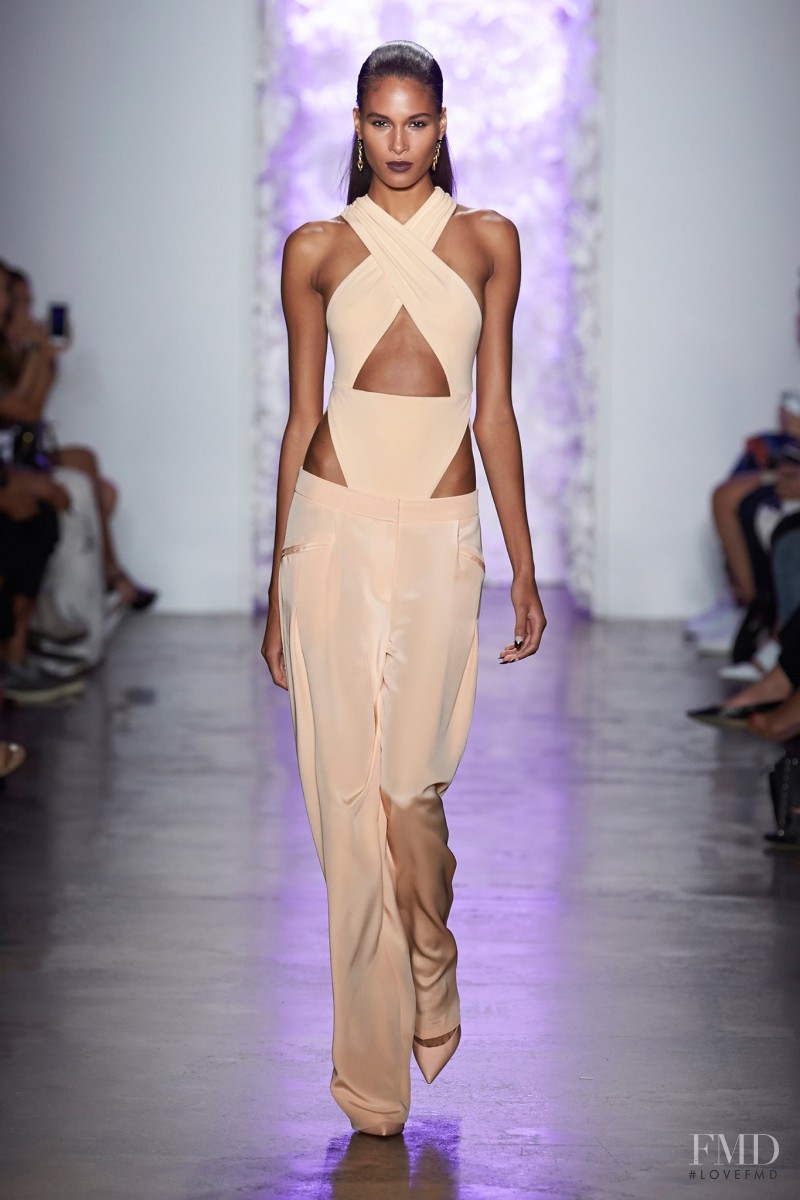 Cindy Bruna featured in  the Cushnie Et Ochs fashion show for Spring/Summer 2016