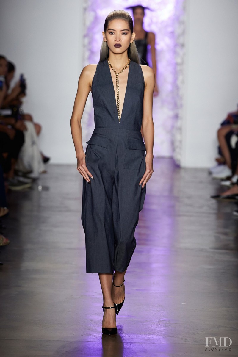 Marga Esquivel featured in  the Cushnie Et Ochs fashion show for Spring/Summer 2016