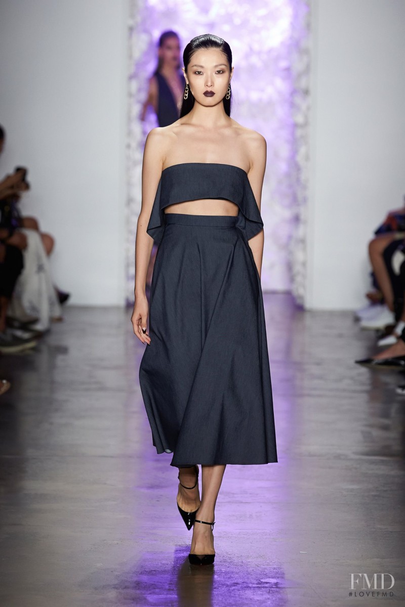 Sung Hee Kim featured in  the Cushnie Et Ochs fashion show for Spring/Summer 2016