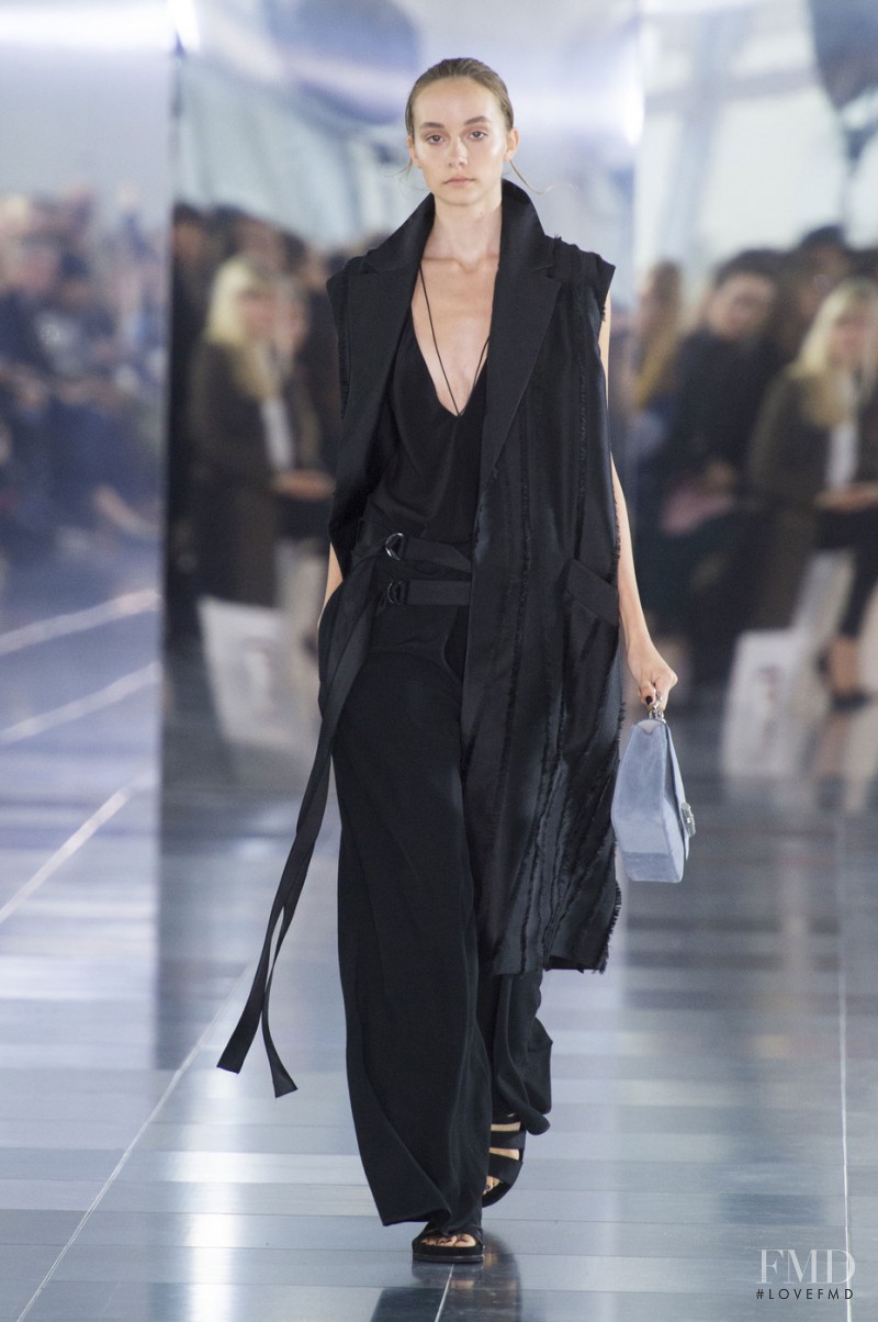 Amanda Wakeley fashion show for Spring/Summer 2016