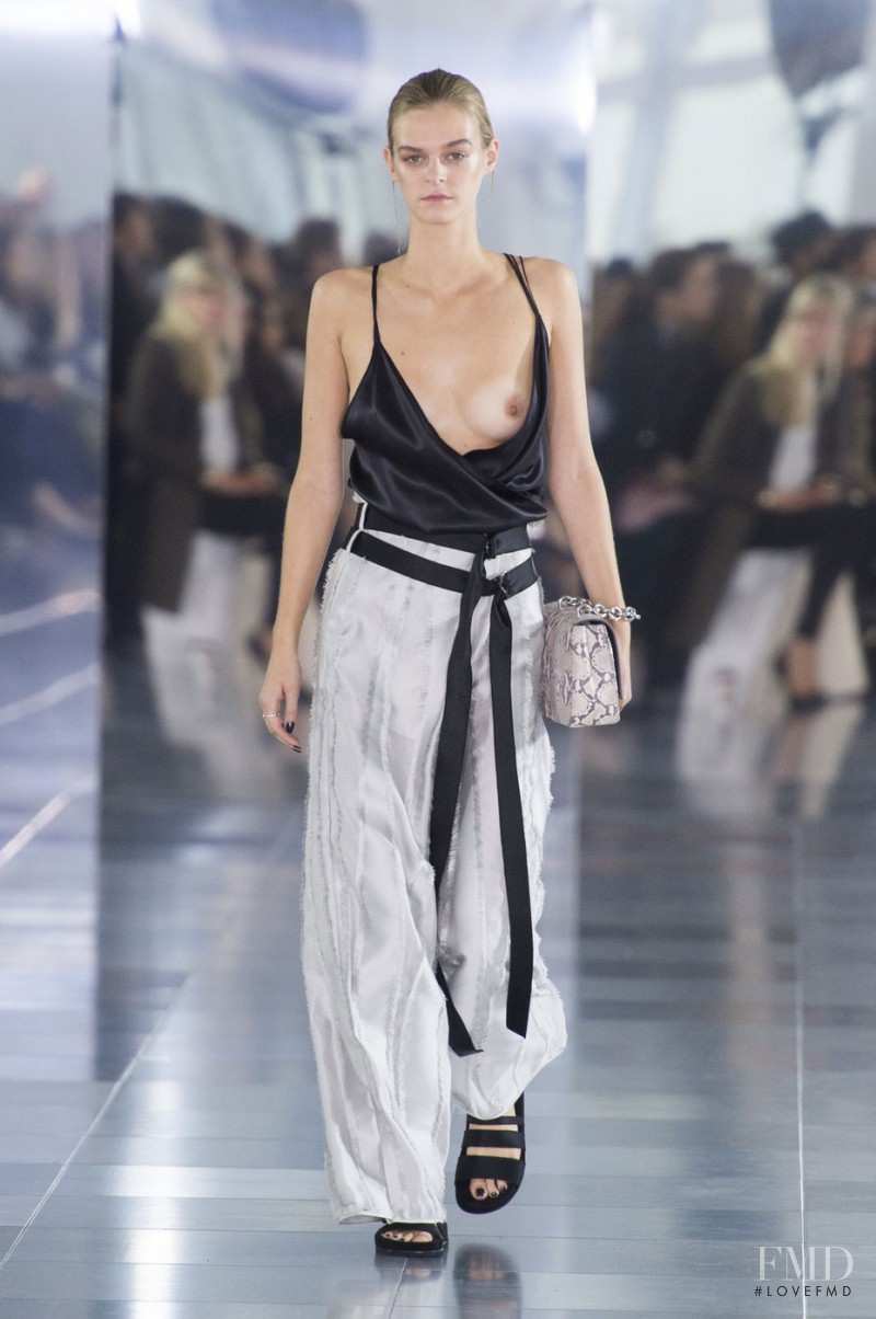 Amanda Wakeley fashion show for Spring/Summer 2016