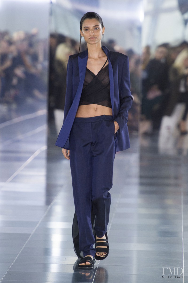 Amanda Wakeley fashion show for Spring/Summer 2016