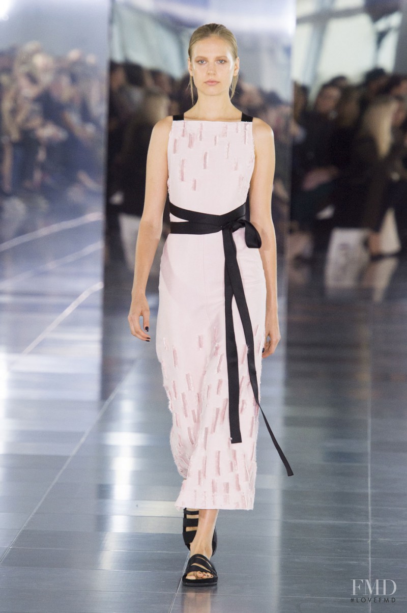 Elisabeth Erm featured in  the Amanda Wakeley fashion show for Spring/Summer 2016