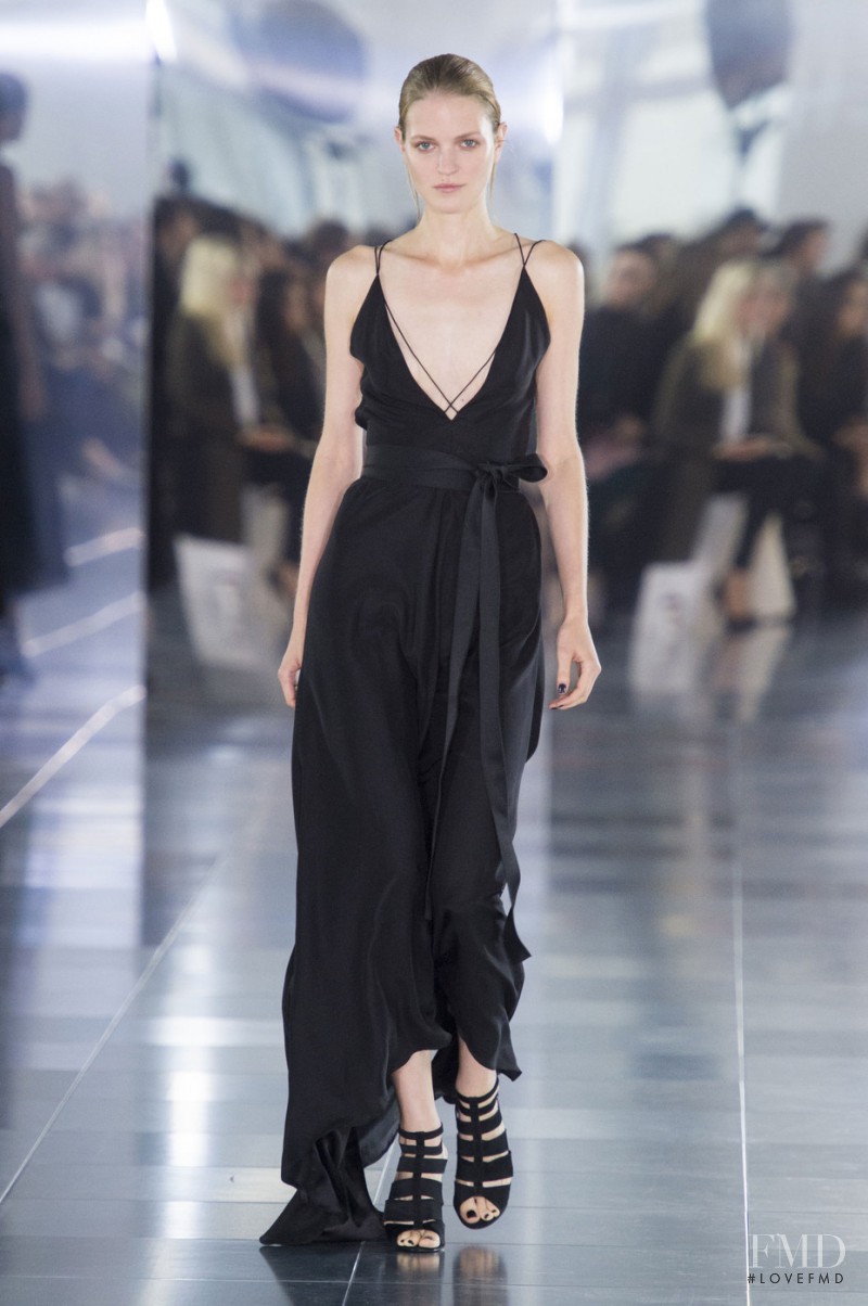 Amanda Wakeley fashion show for Spring/Summer 2016