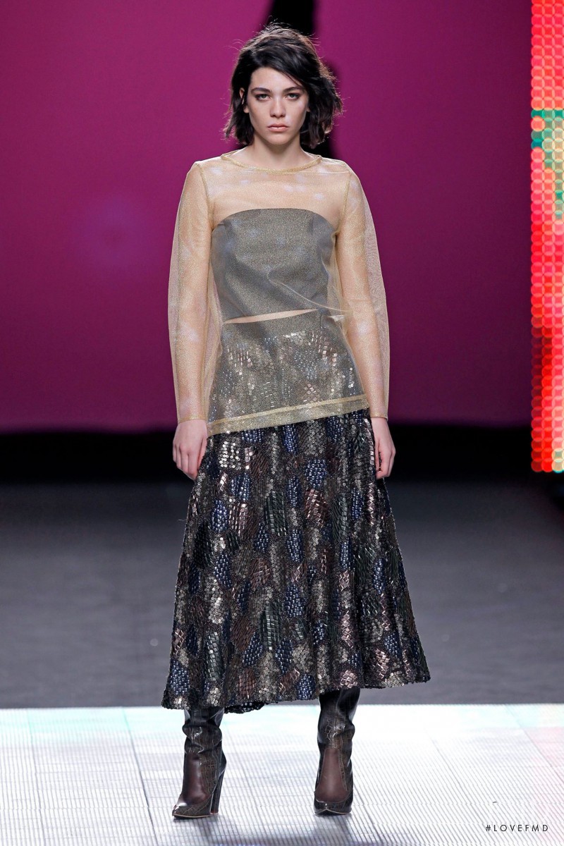 Steffy Argelich featured in  the Duyos fashion show for Autumn/Winter 2015