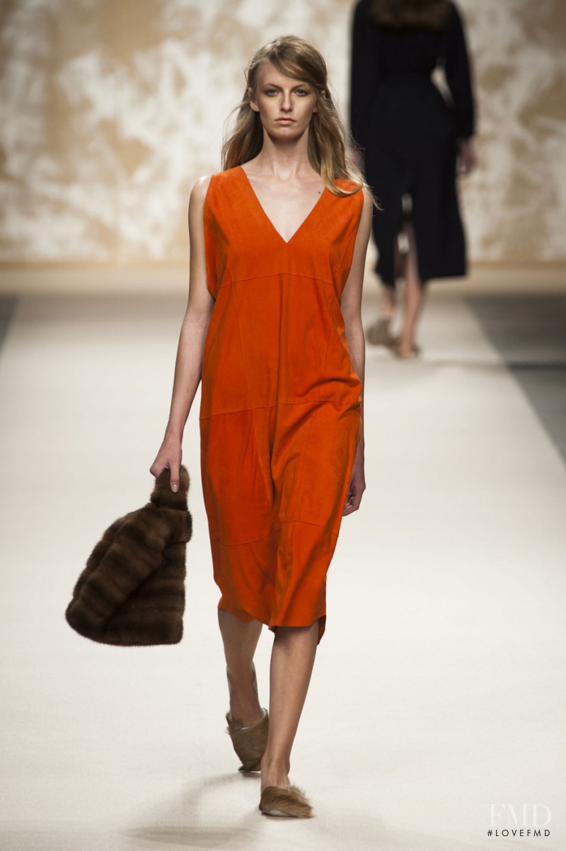 Simonetta Ravizza fashion show for Spring/Summer 2016