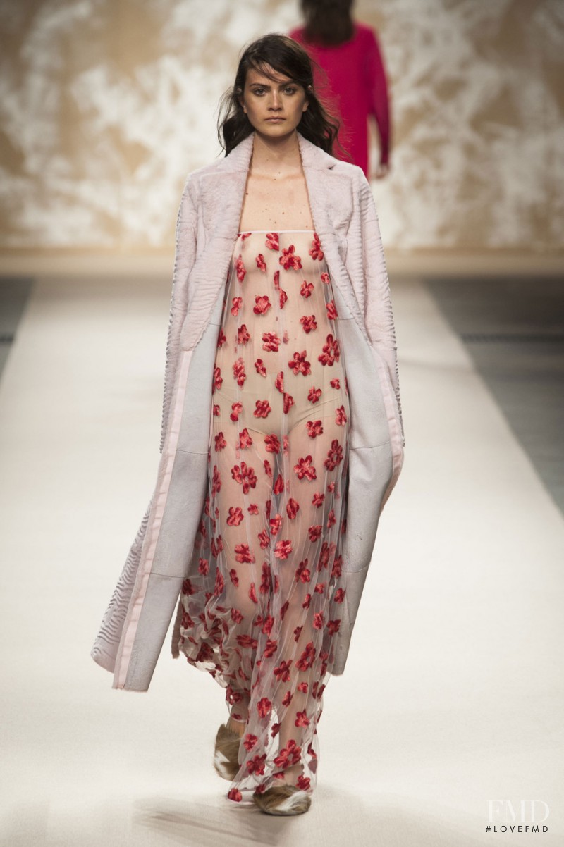 Kim Valerie Jaspers featured in  the Simonetta Ravizza fashion show for Spring/Summer 2016