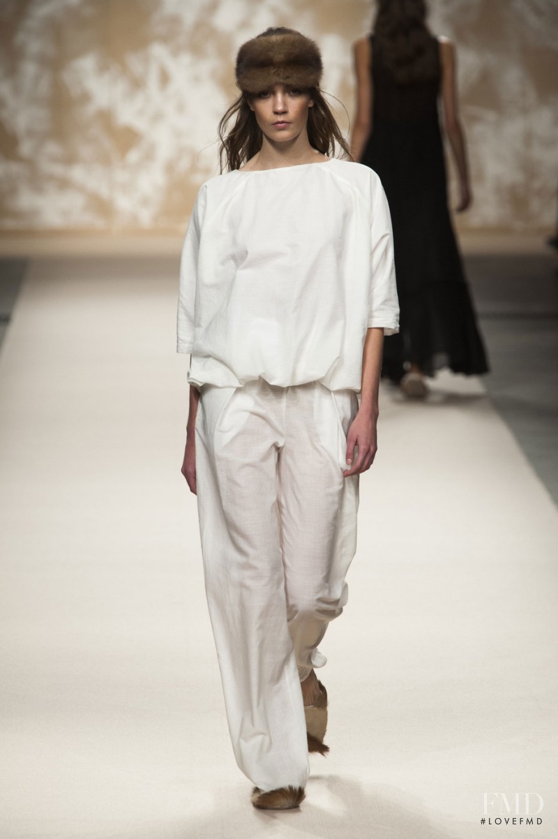 Simonetta Ravizza fashion show for Spring/Summer 2016