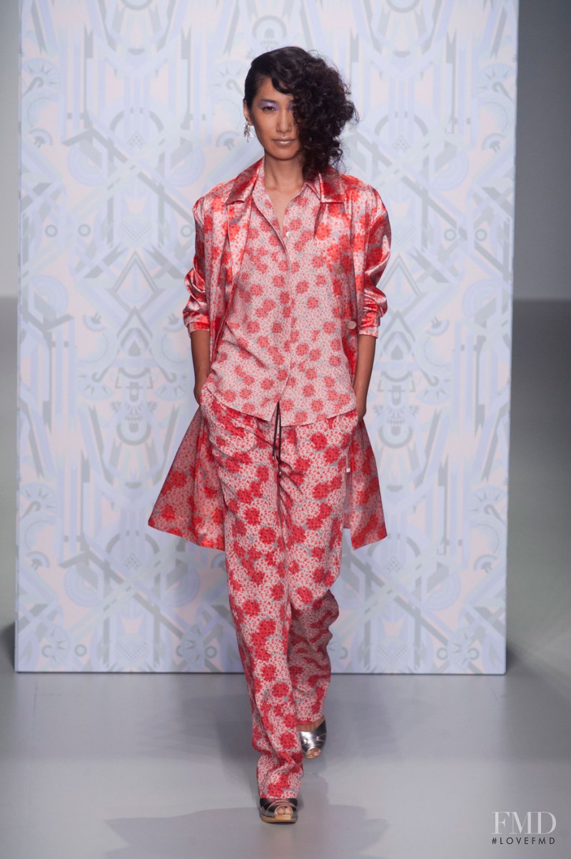 Gigi Jeon featured in  the Holly Fulton fashion show for Spring/Summer 2014