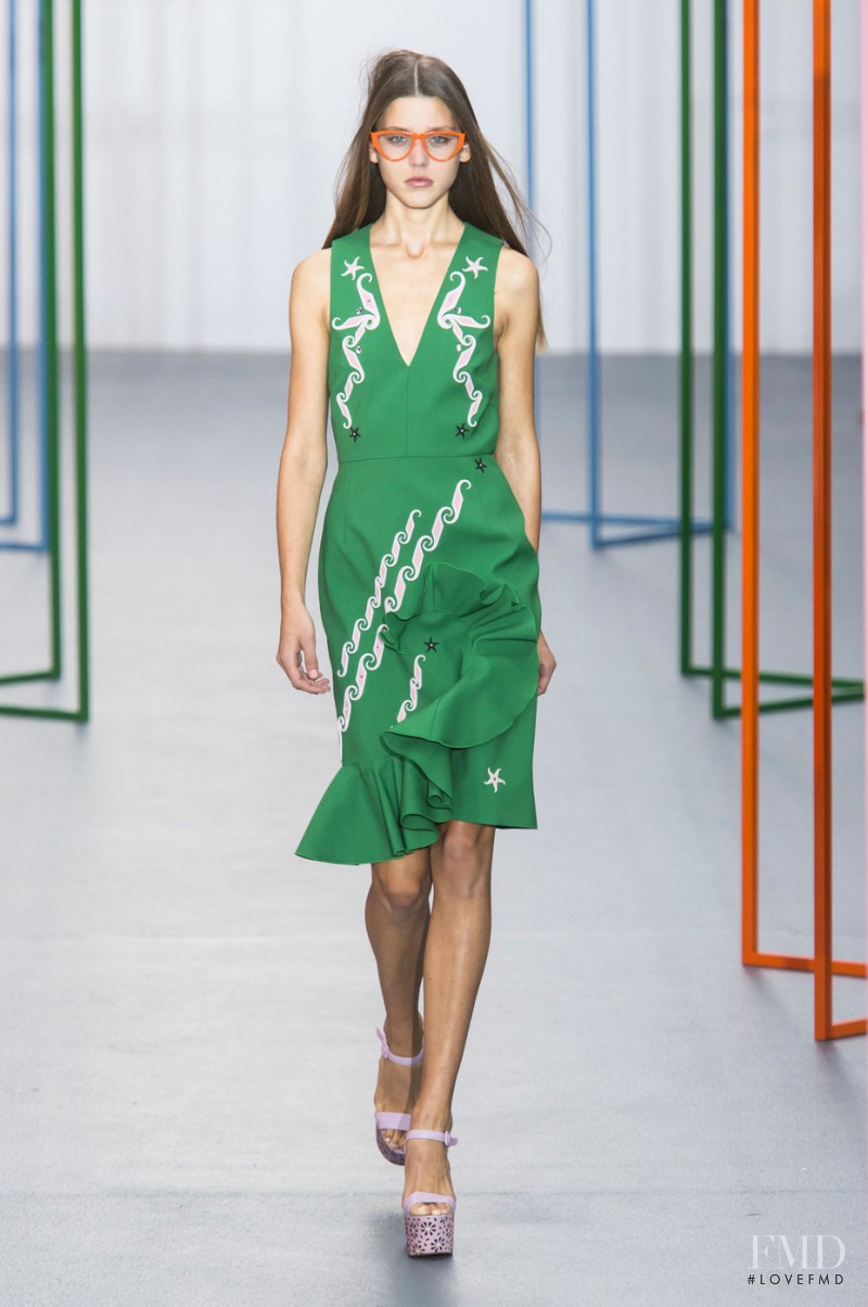 Vivienne Rohner featured in  the Holly Fulton fashion show for Spring/Summer 2016