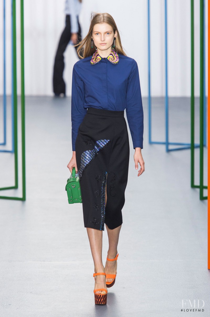 Sophie Kanny featured in  the Holly Fulton fashion show for Spring/Summer 2016