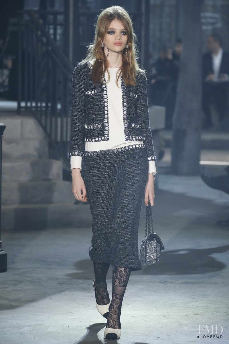 Stella Lucia featured in  the Chanel Métiers d\'art  fashion show for Pre-Fall 2016