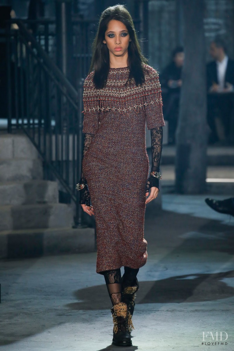 Yasmin Wijnaldum featured in  the Chanel Métiers d\'art  fashion show for Pre-Fall 2016