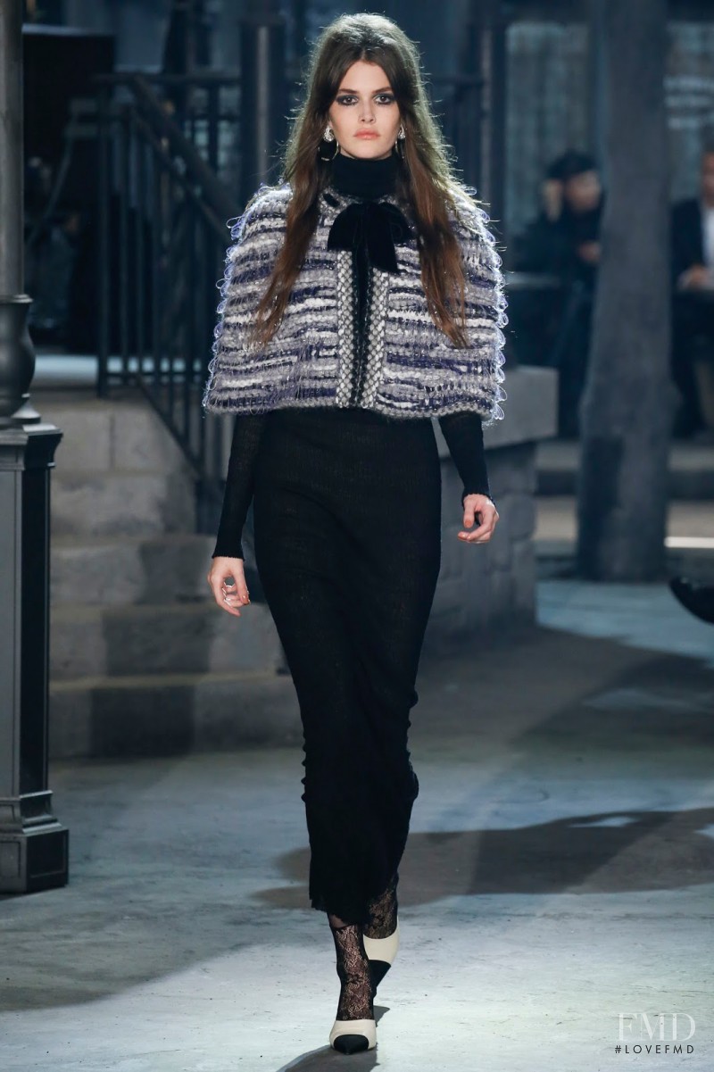 Vanessa Moody featured in  the Chanel Métiers d\'art  fashion show for Pre-Fall 2016