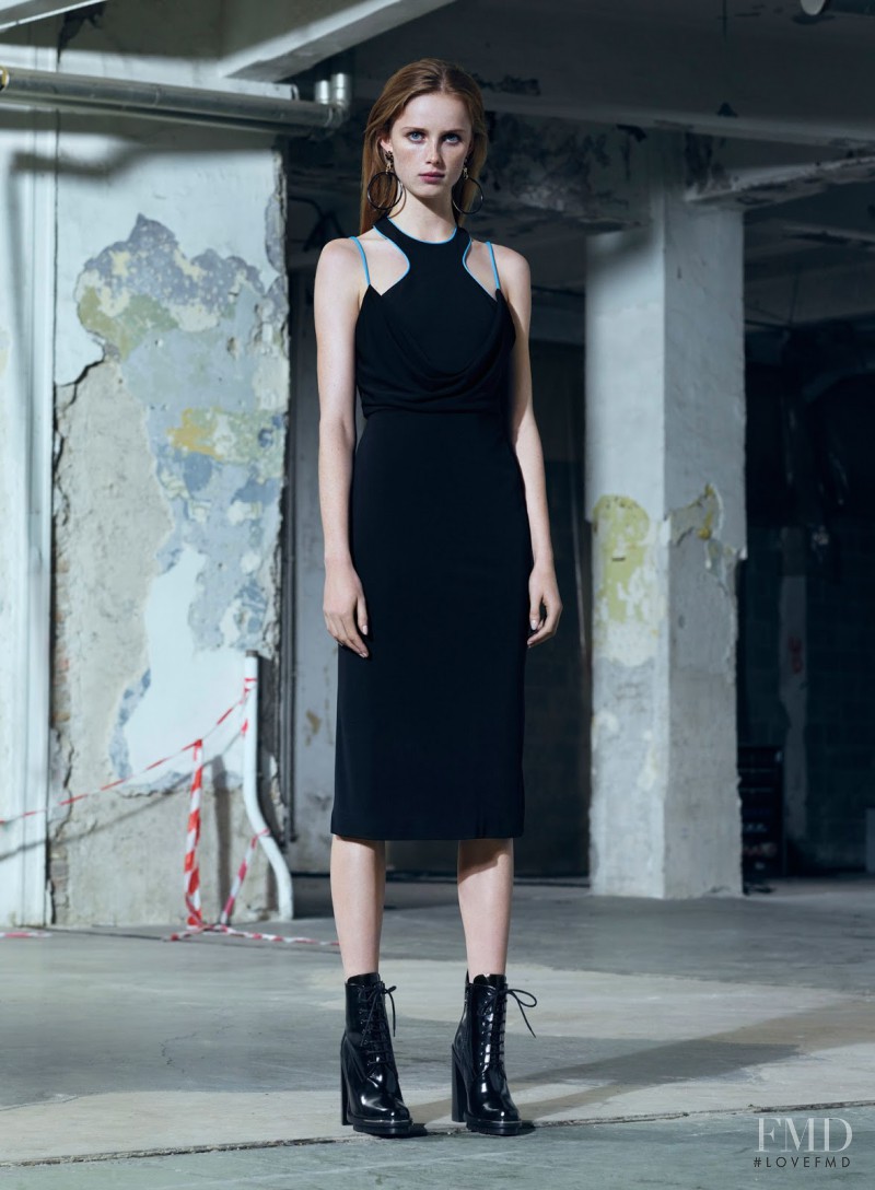 Versace fashion show for Pre-Fall 2016
