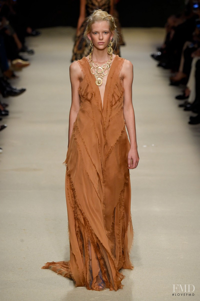 Alberta Ferretti fashion show for Spring/Summer 2016