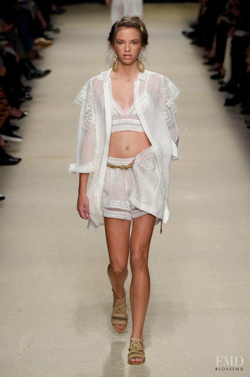 Alberta Ferretti fashion show for Spring/Summer 2016