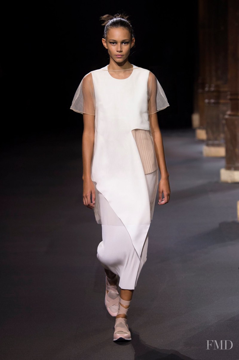 Binx Walton featured in  the Vionnet fashion show for Spring/Summer 2016