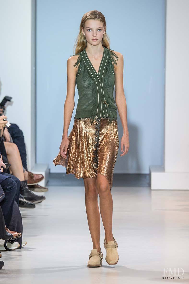Roos Abels featured in  the Paco Rabanne fashion show for Spring/Summer 2016