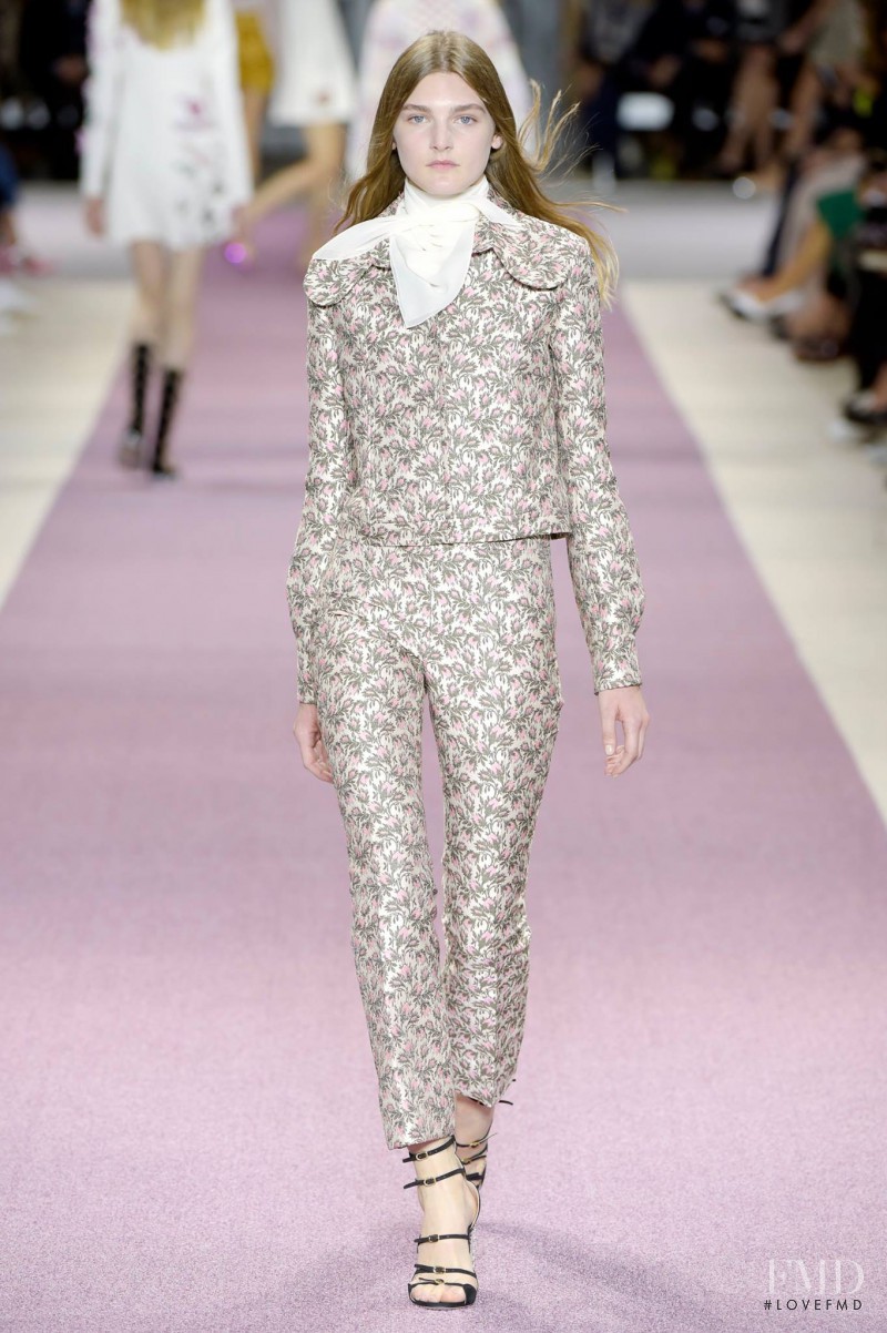 Giambattista Valli fashion show for Spring/Summer 2016