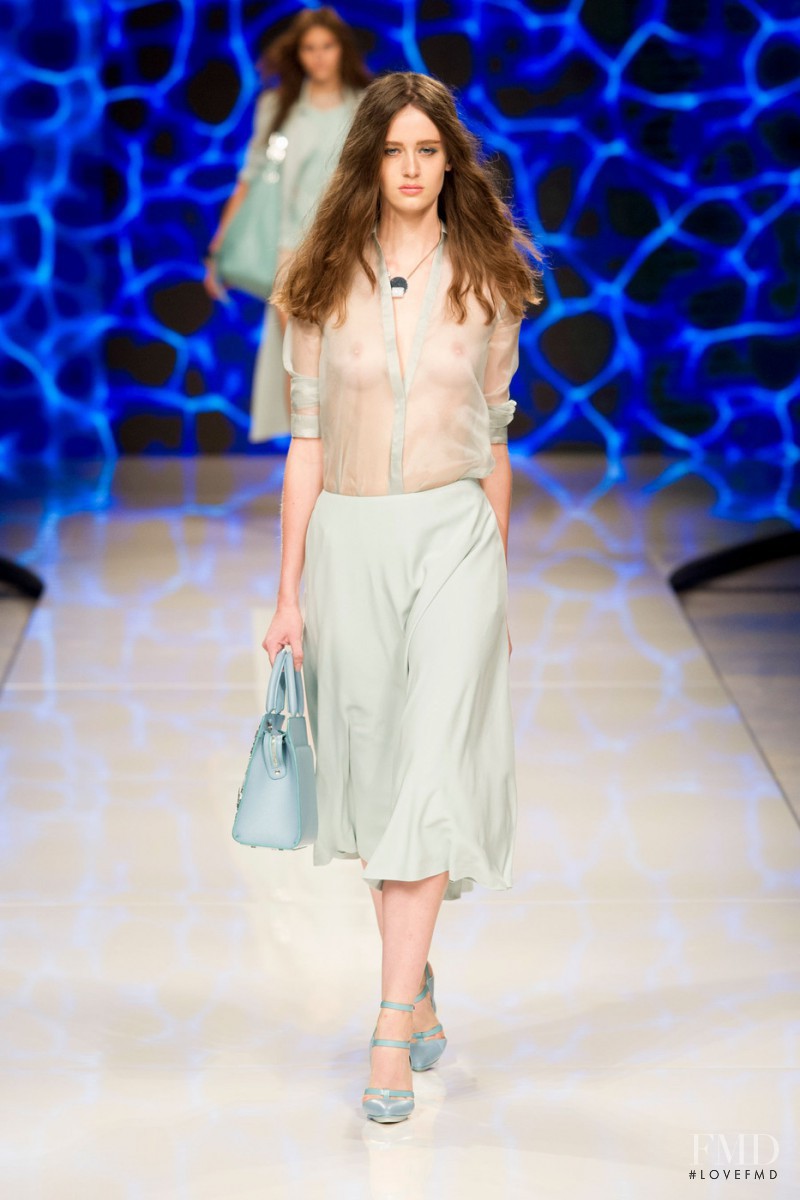 Thyra van Daalen featured in  the Aigner fashion show for Spring/Summer 2016