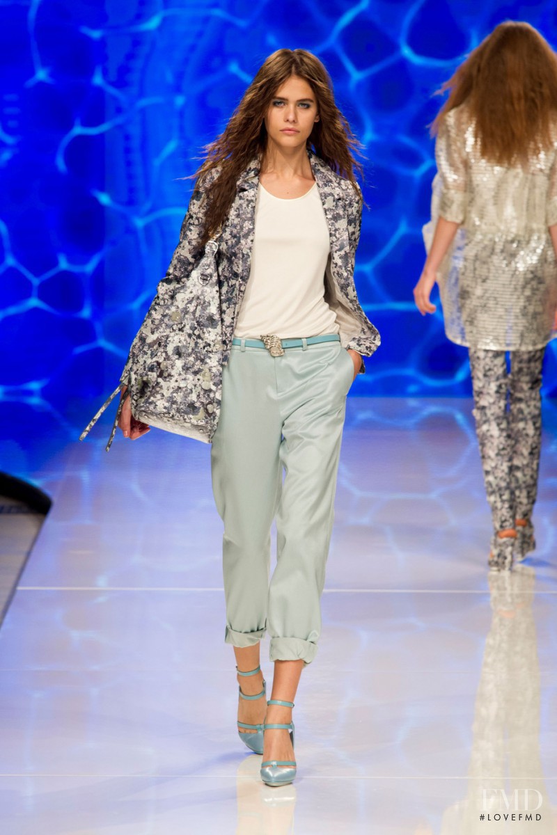 Darya Kostenich featured in  the Aigner fashion show for Spring/Summer 2016