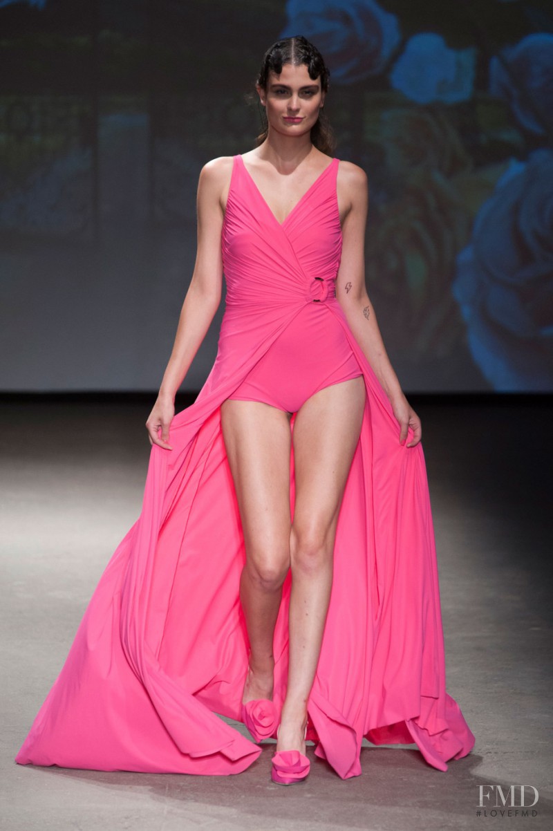 Chiara Boni La Petite Robe fashion show for Spring/Summer 2016