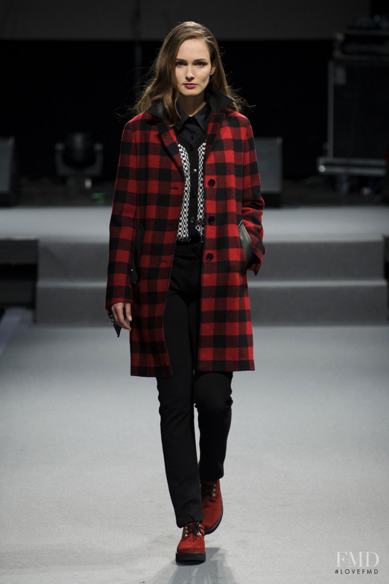 Agnes B. fashion show for Autumn/Winter 2015