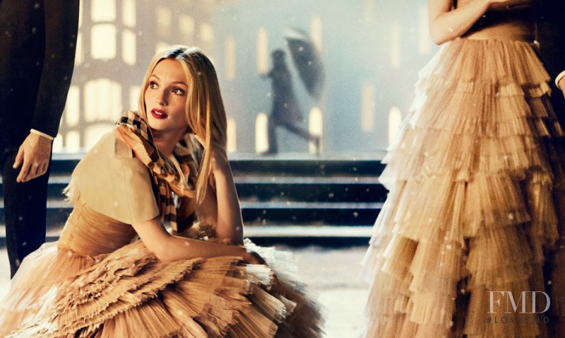 Hannah Dodd featured in  the Burberry Prorsum advertisement for Holiday 2014