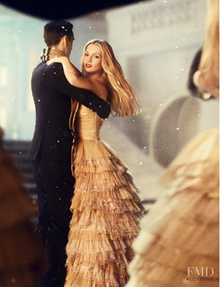 Hannah Dodd featured in  the Burberry Prorsum advertisement for Holiday 2014