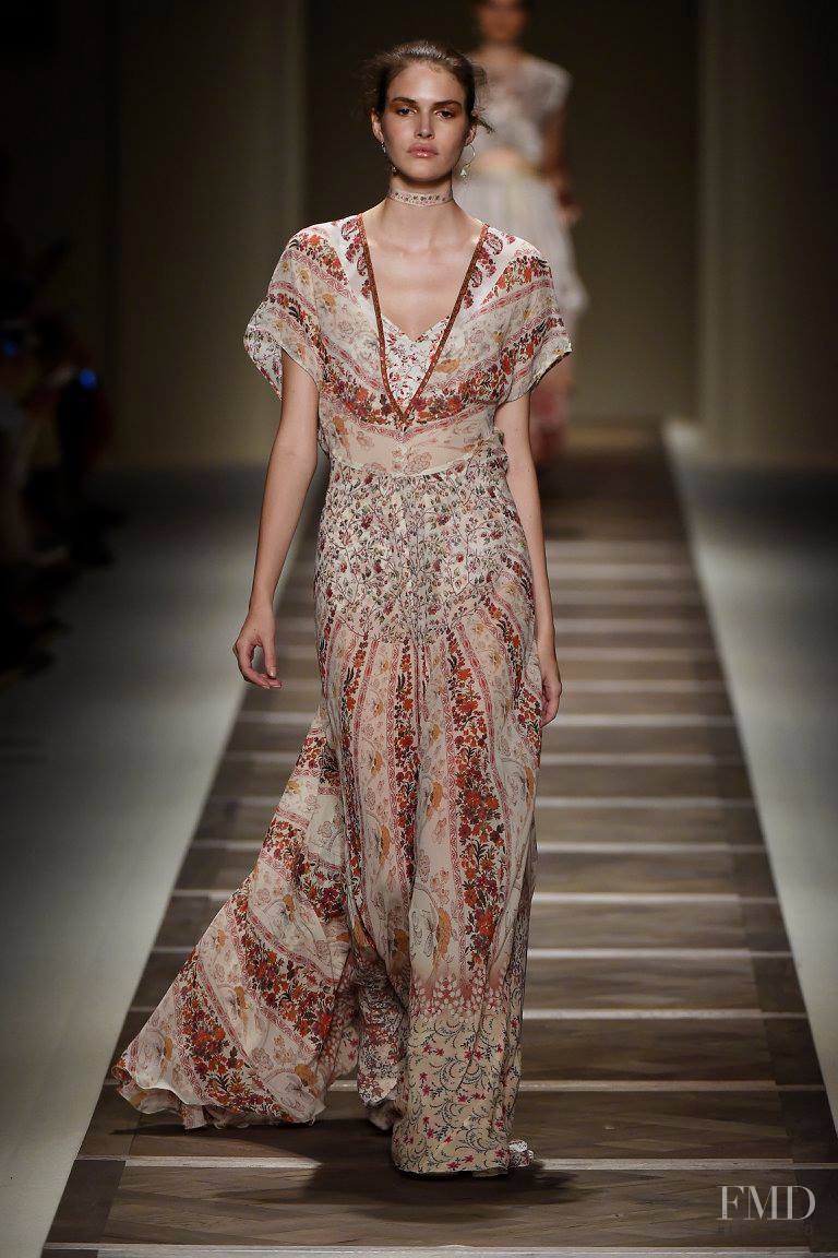Vanessa Moody featured in  the Etro fashion show for Spring/Summer 2016