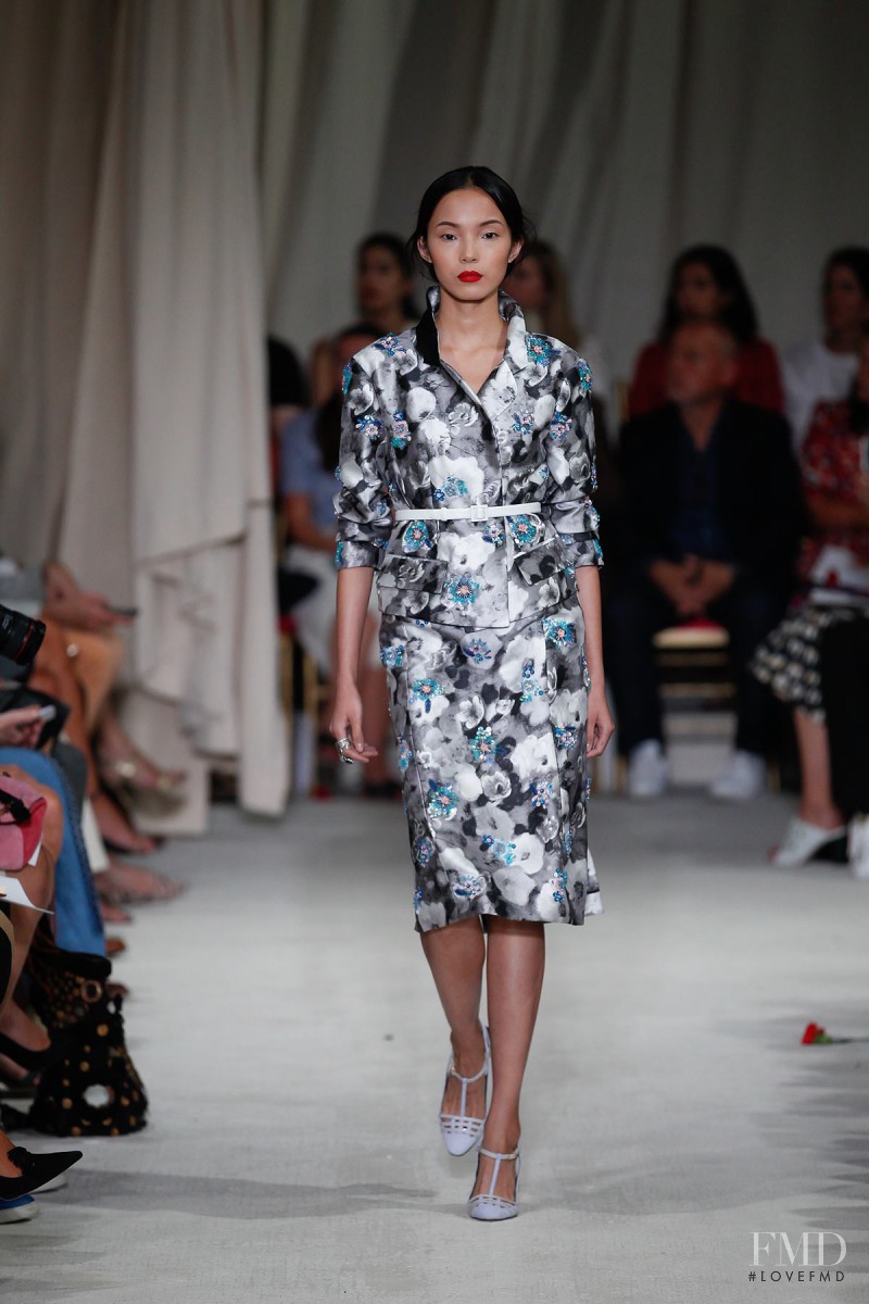 Xiao Wen Ju featured in  the Oscar de la Renta fashion show for Spring/Summer 2016