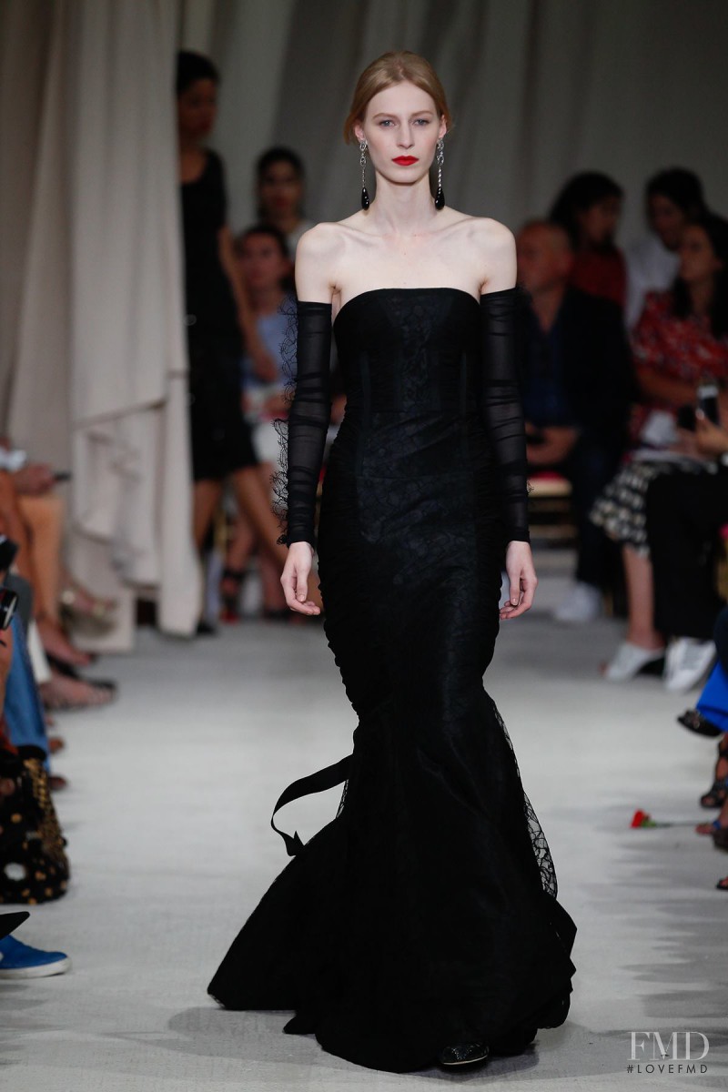 Julia Nobis featured in  the Oscar de la Renta fashion show for Spring/Summer 2016