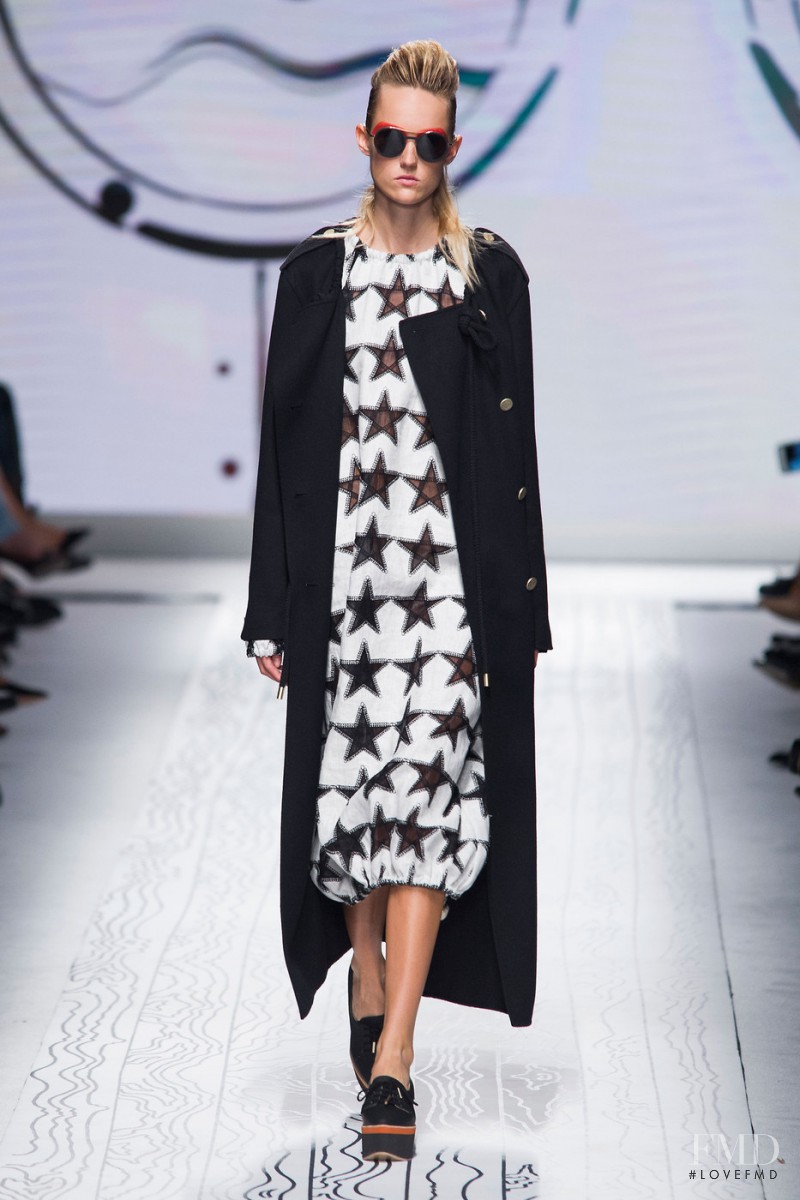 Harleth Kuusik featured in  the Max Mara fashion show for Spring/Summer 2016